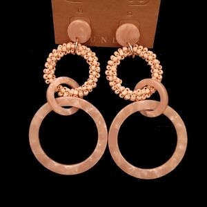 Freya..pretty salmon pink acrylic earrings with post back.